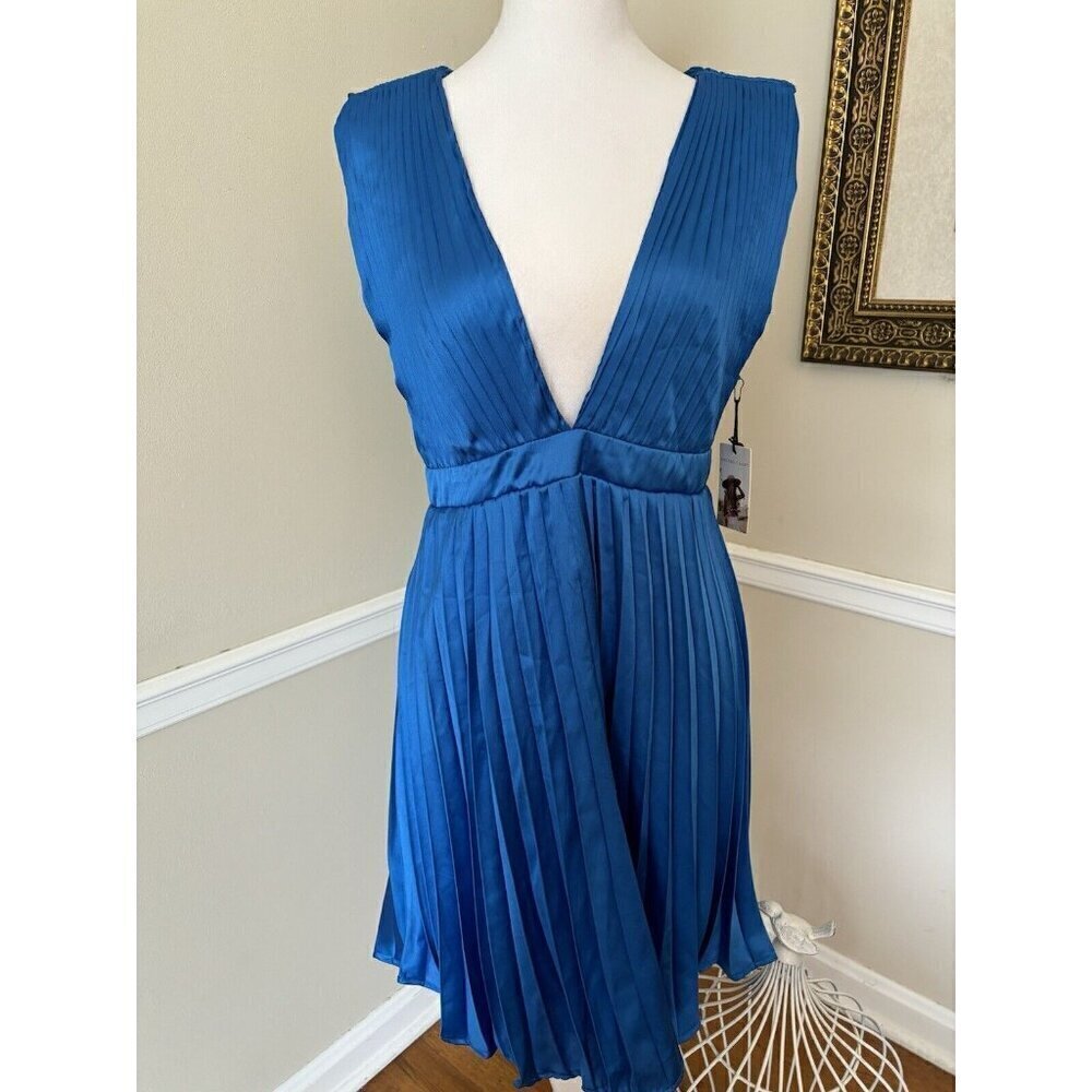 NWT Sincerely Jules Size L Blue Pleated V-Neck Satin Dress Sleeveless Open Back